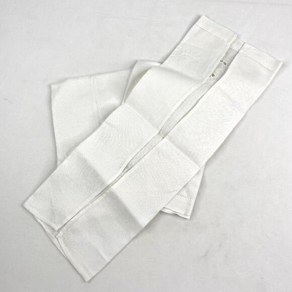 3 New White Eyelet Floral Guest Towels/Napkins - Picture 3 of 3